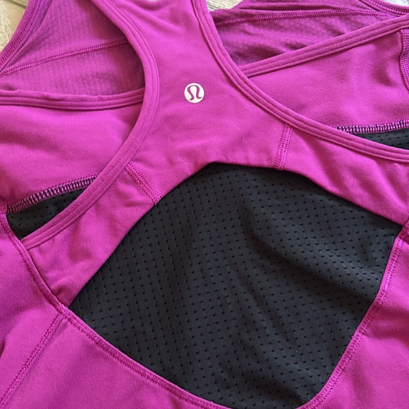 Lululemon Razorback Tank - Picture 3 of 3